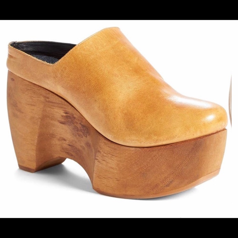 {{ ISO }} Simon Miller/Reinhard Plank Clog